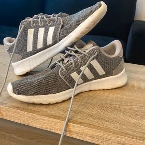 Size 8 adidas cloud foam running shoes.